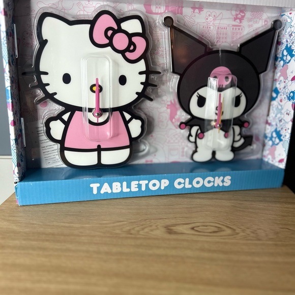Hello Kitty Other - Hello Kitty and Friends Tabletop Clocks (NIB)